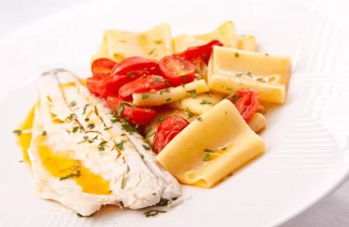 Paccheri bez glutena sa filetom brancina i Pachino paradajzom